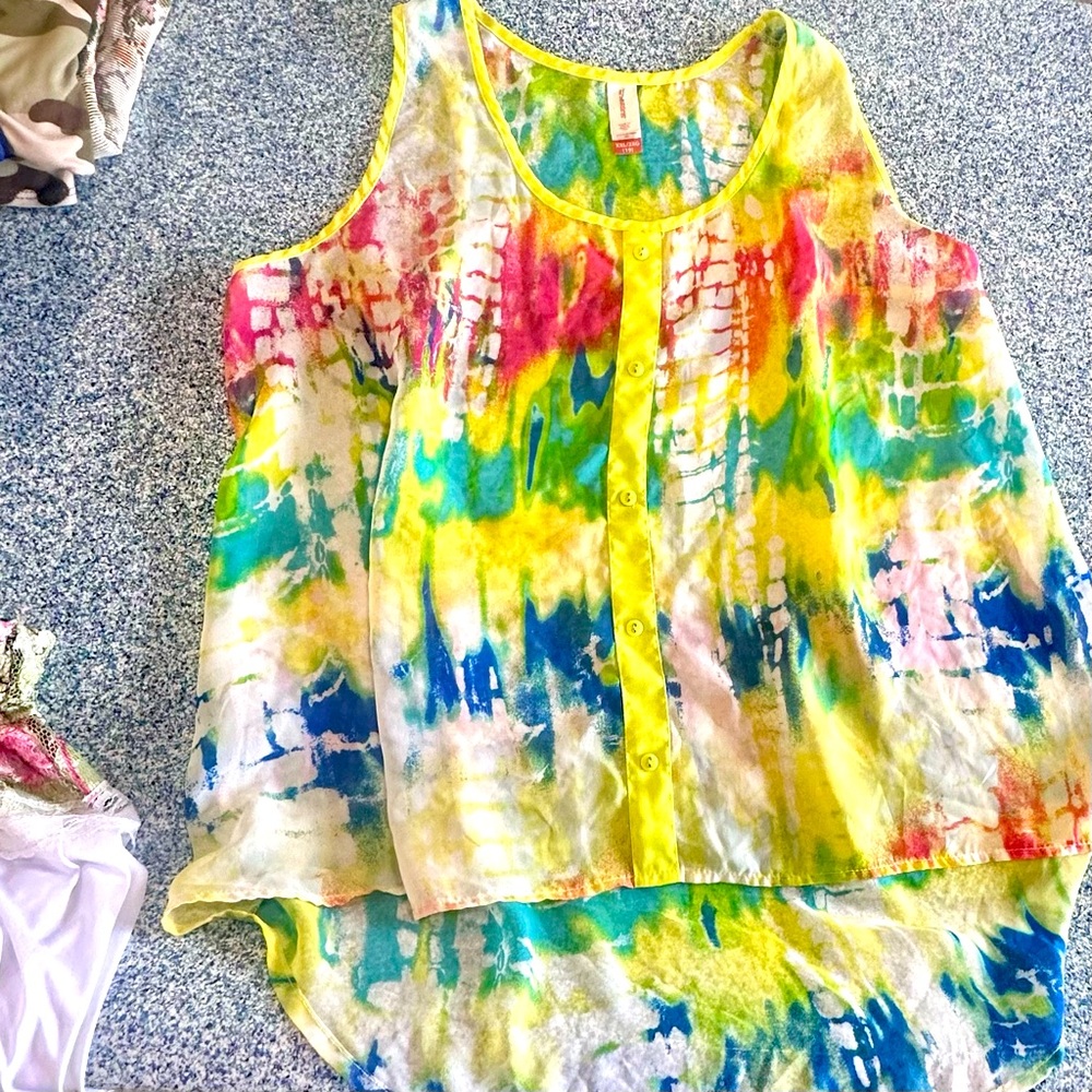No boundaries Colorful Breezy Tank